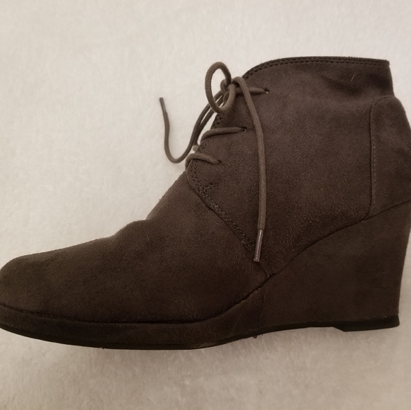 Gray lace up wedge booties - Picture 5 of 5